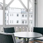305, Seepark Apartament