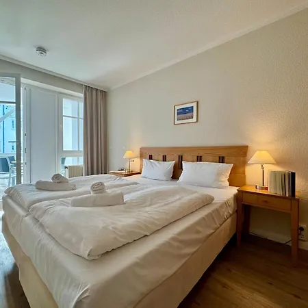 305, Seepark *