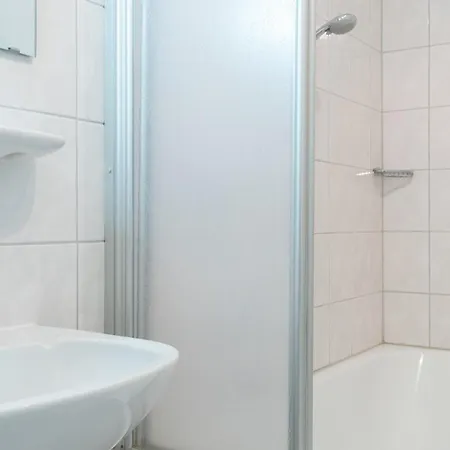 305, Seepark Apartament
